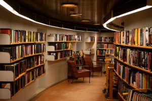 Guida al Sistema Bibliotecario di Milano: Servizi, Orari e Risorse